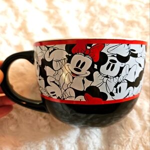 Disney Silver Buffalo Classic Minnie Rocks Dots All Over Faces Ceramic Soup Mug